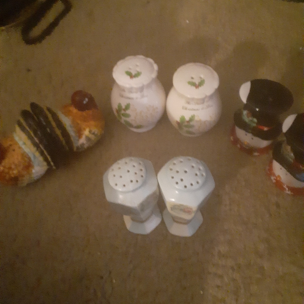 Salt and pepper shakers 12 set